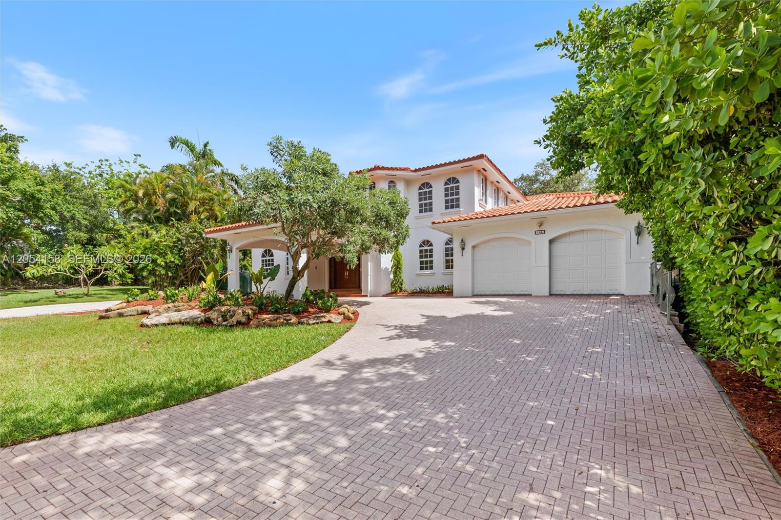 145 W Sunrise Ave