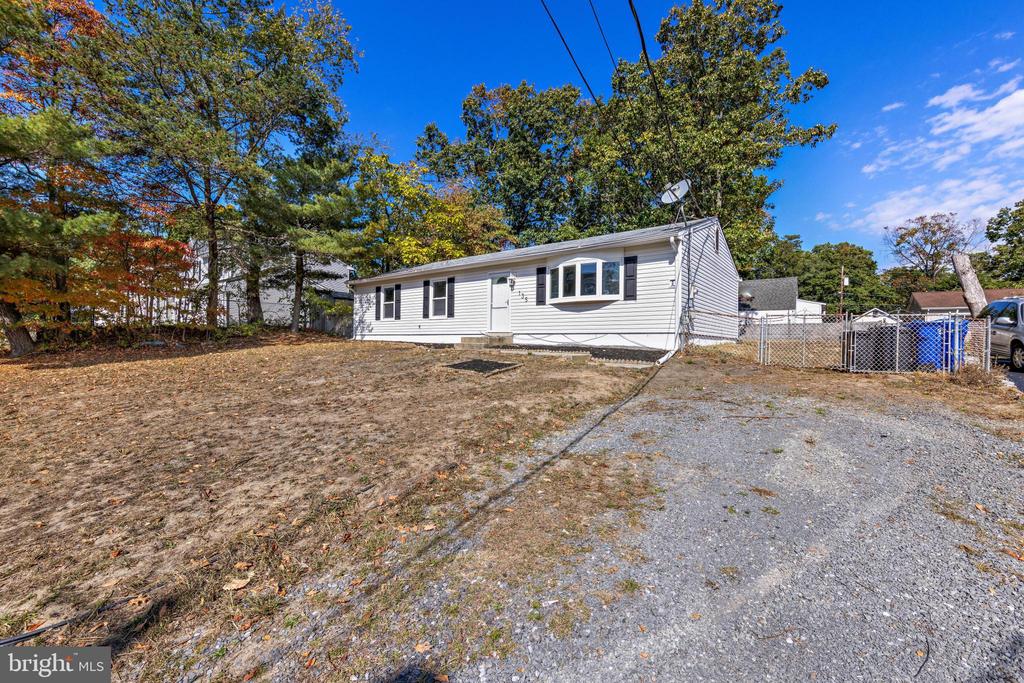 135 HANOVER BOULEVARD