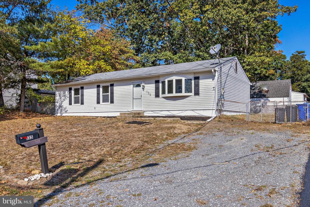 135 HANOVER BOULEVARD