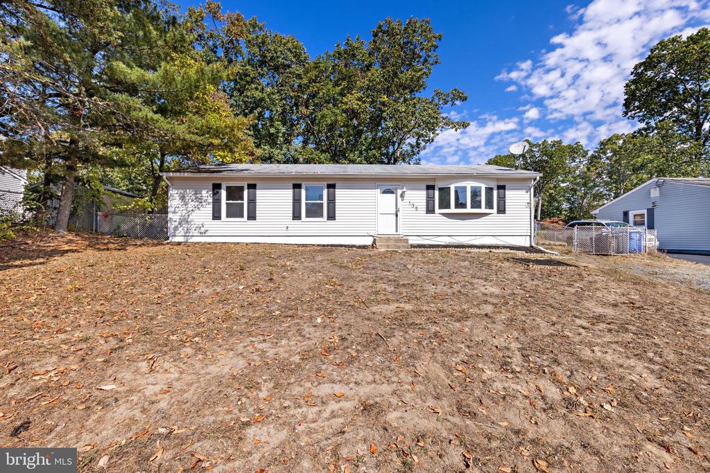 135 HANOVER BOULEVARD