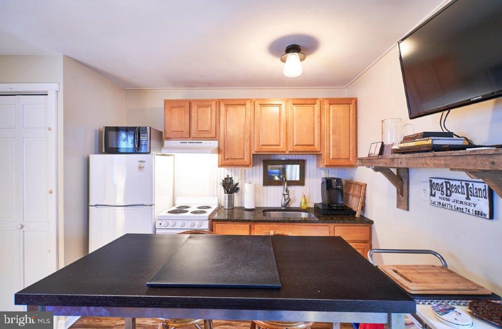 124 E 17TH STREET 2