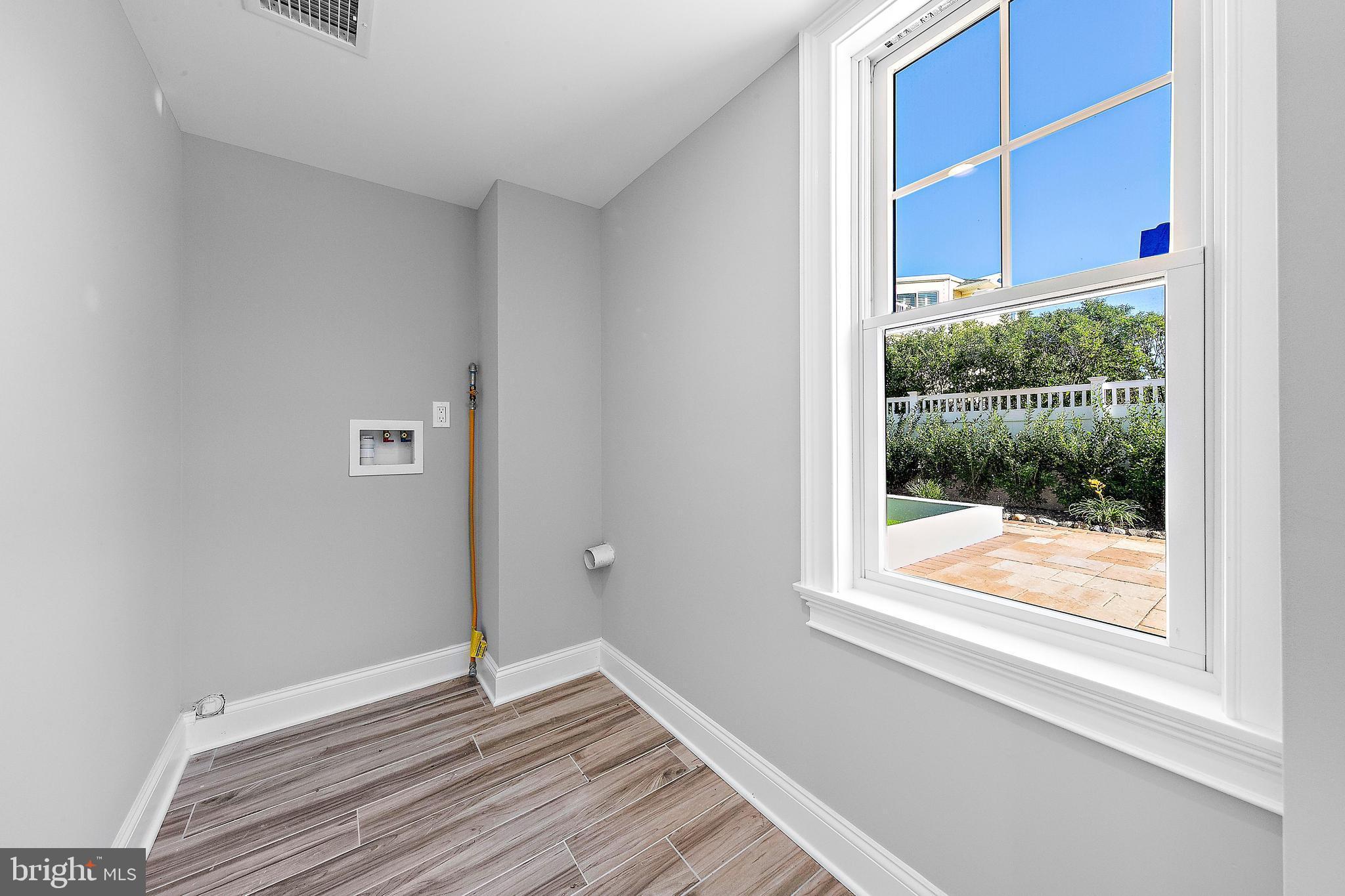 131-C LONG BEACH BOULEVARD