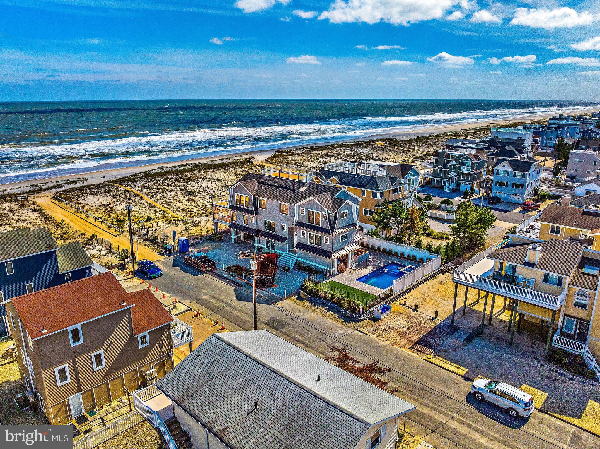 110 E JEANETTE AVENUE