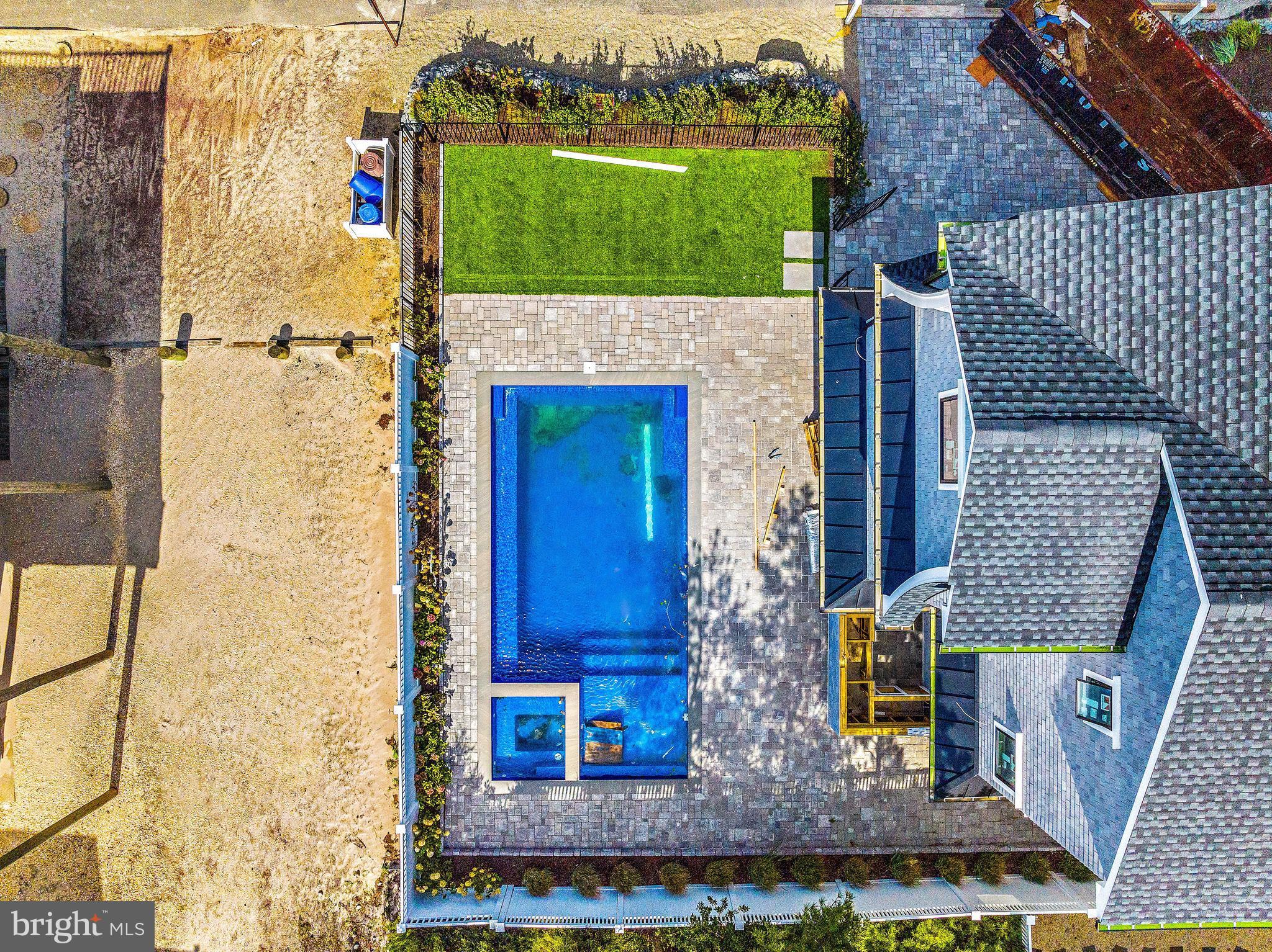 110 E JEANETTE AVENUE