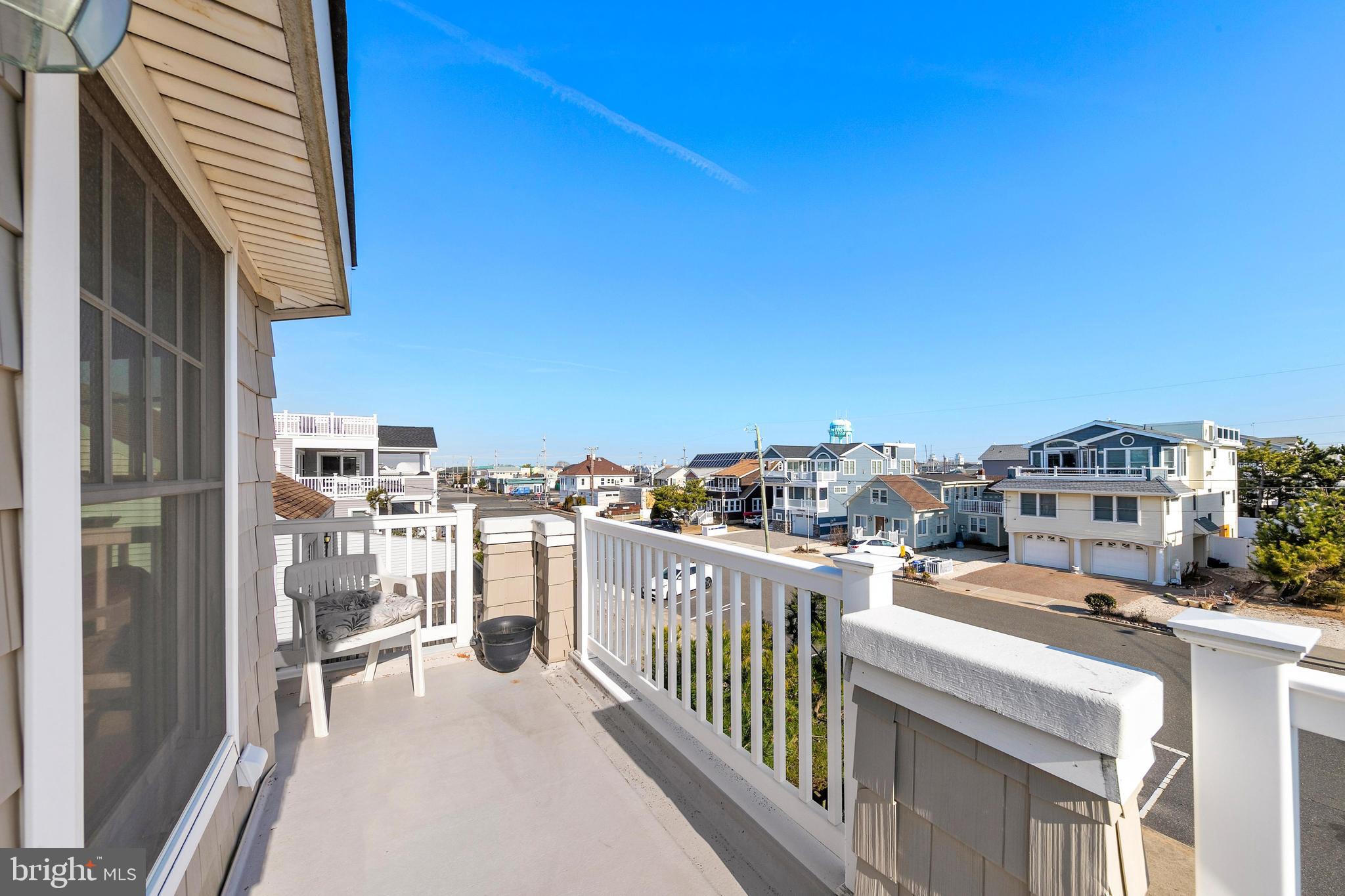 122 E 20TH STREET
