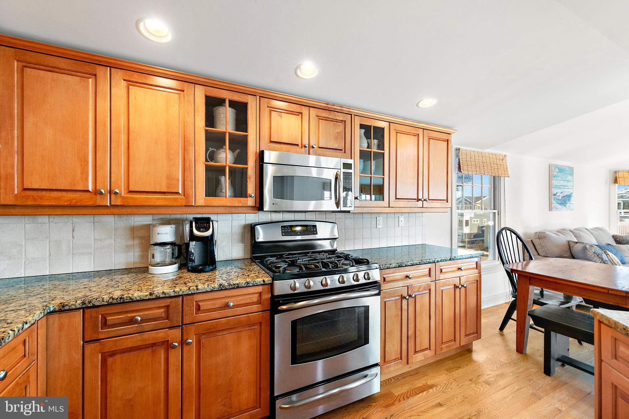 122 E 20TH STREET