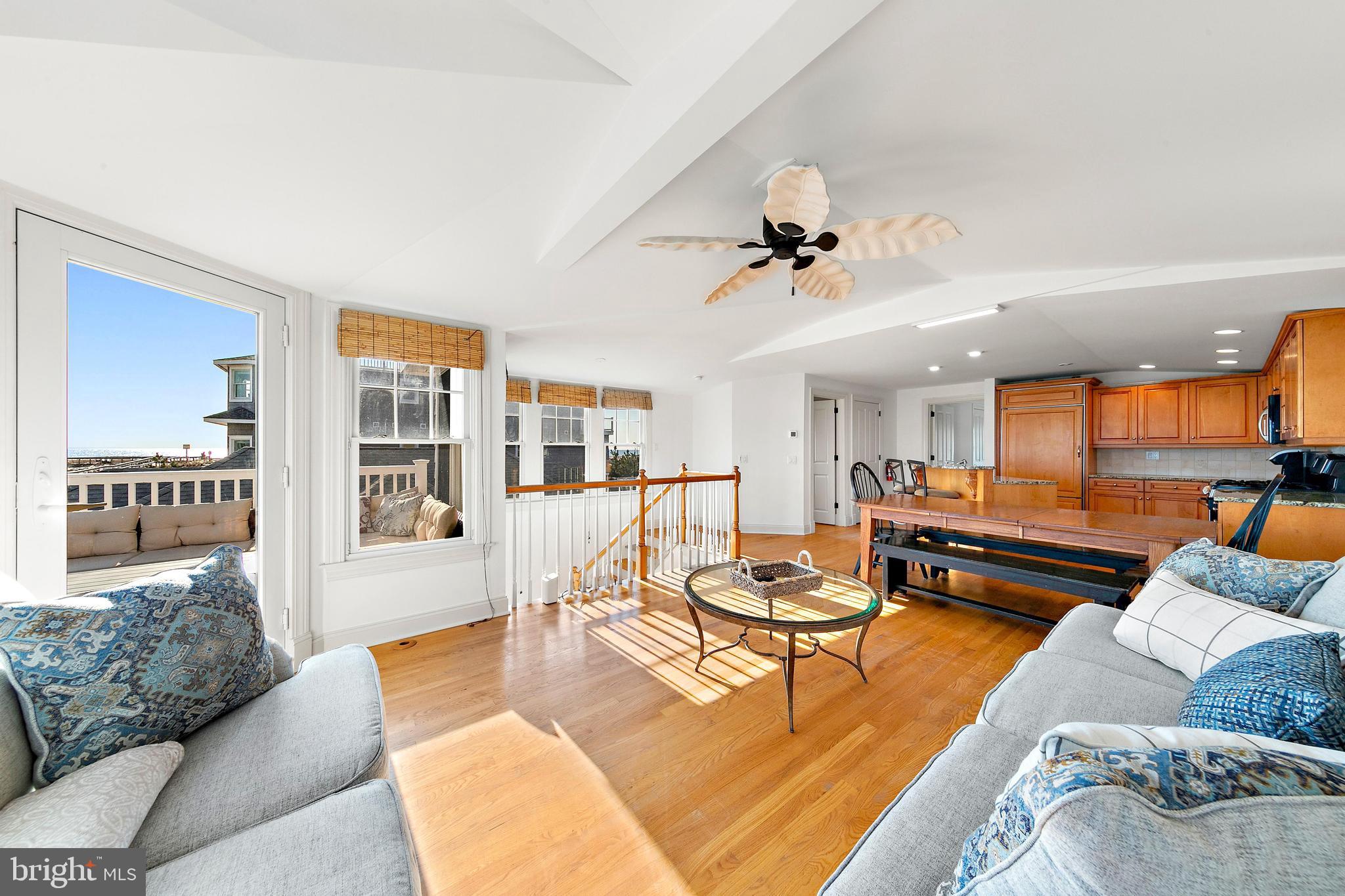 122 E 20TH STREET