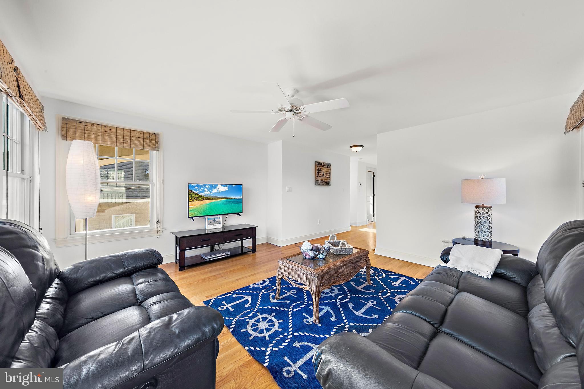 122 E 20TH STREET