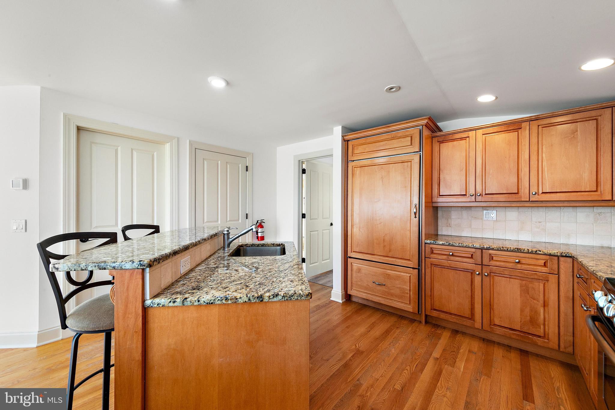 122 E 20TH STREET