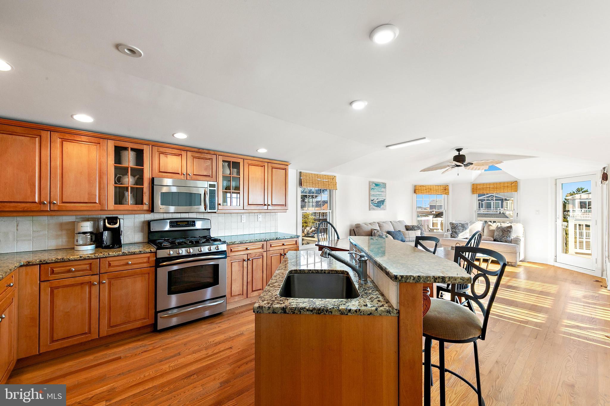 122 E 20TH STREET
