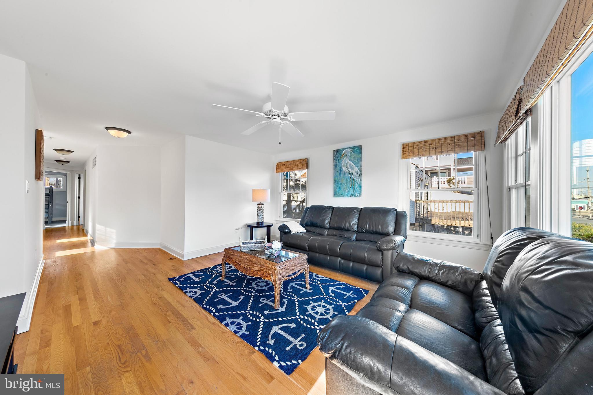 122 E 20TH STREET