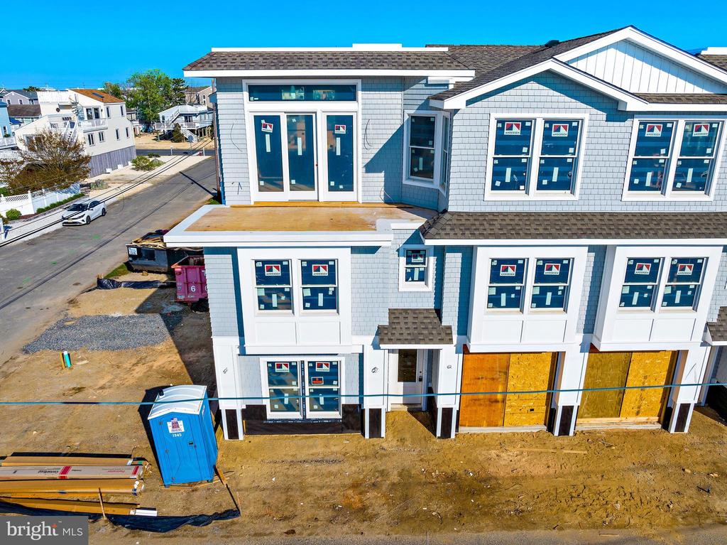 1715 BAY TERRACE