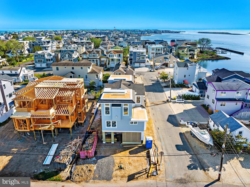 1715 BAY TERRACE