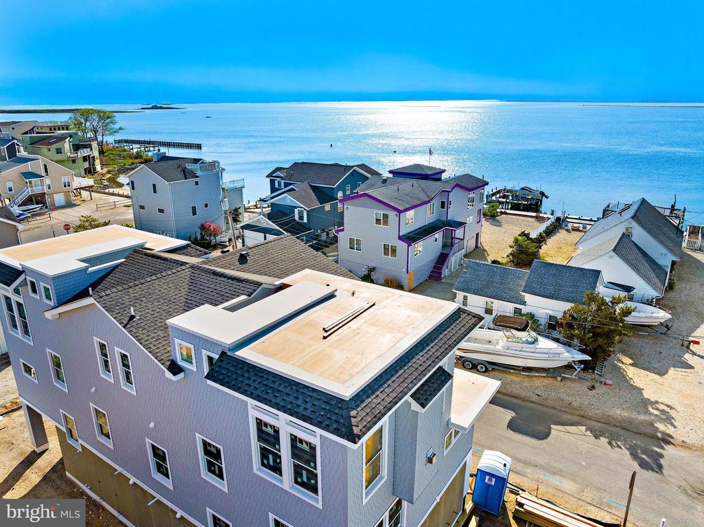1715 BAY TERRACE