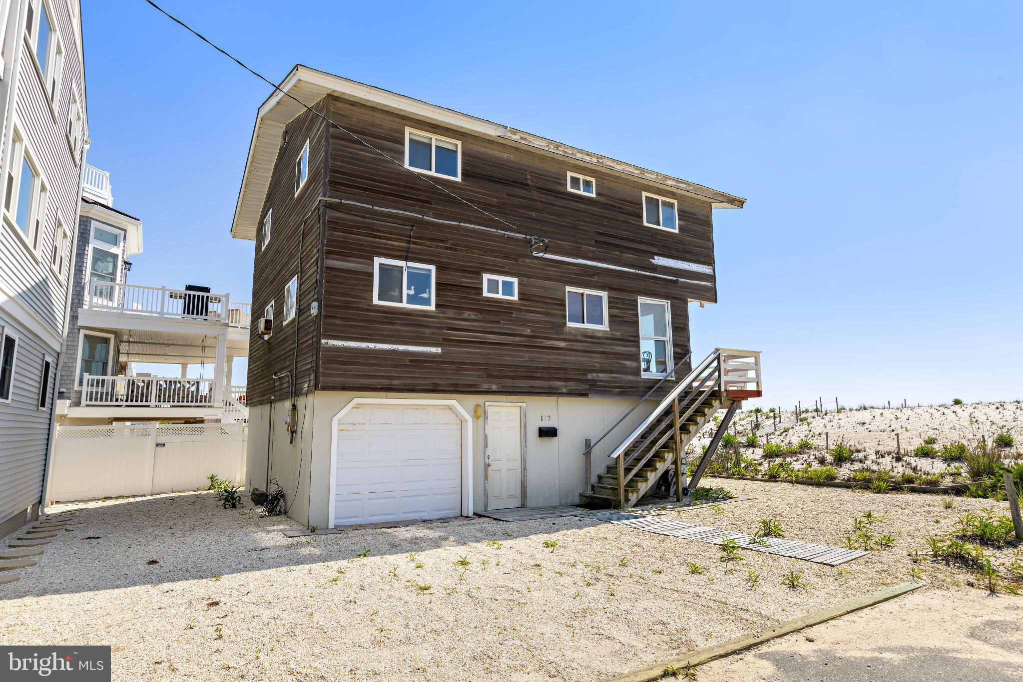 117 E SURF AVENUE