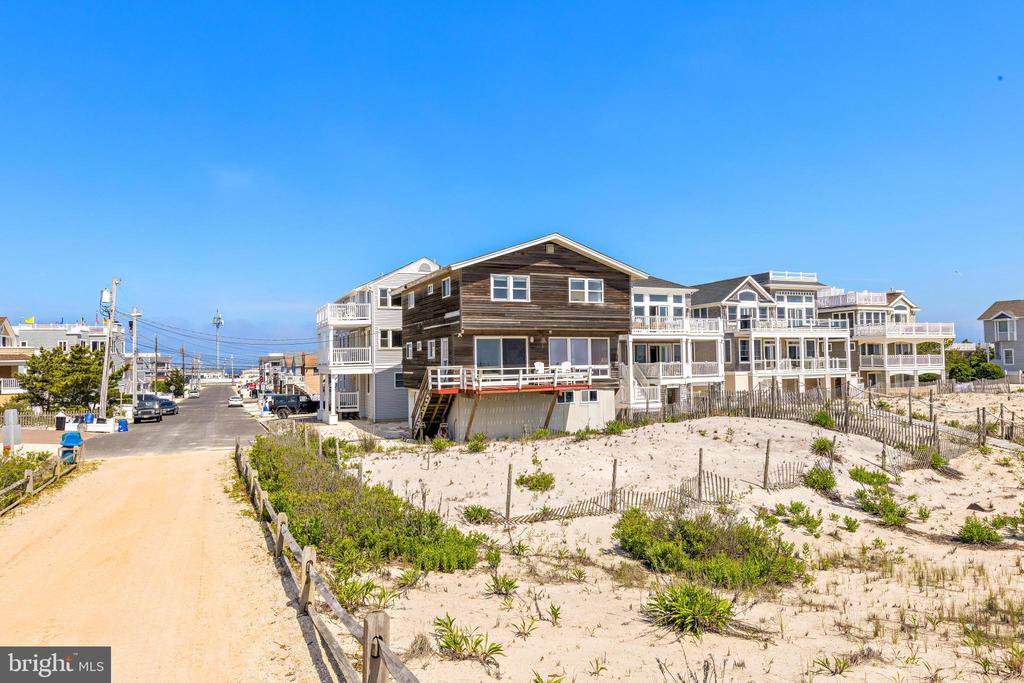 117 E SURF AVENUE