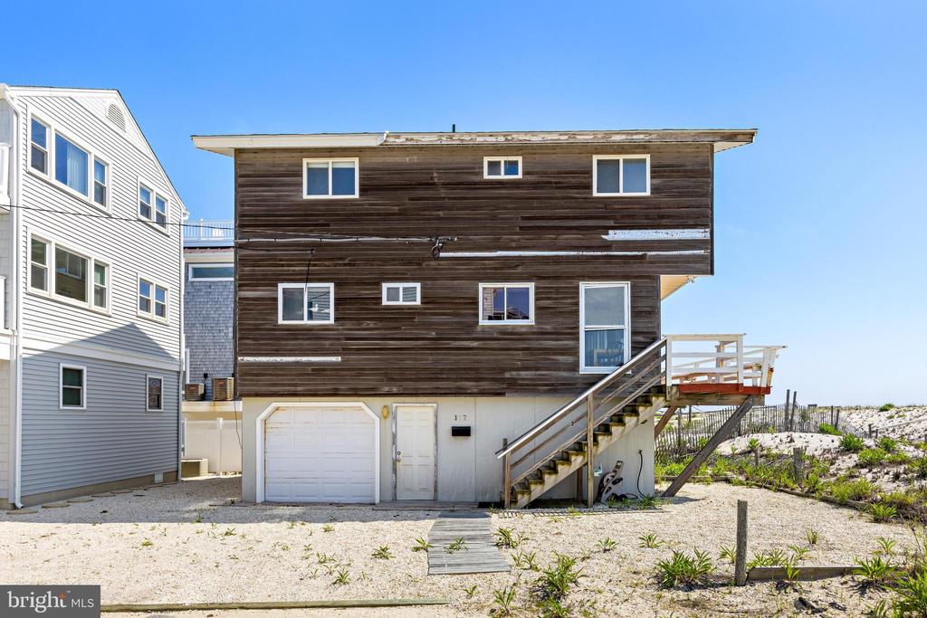 117 E SURF AVENUE