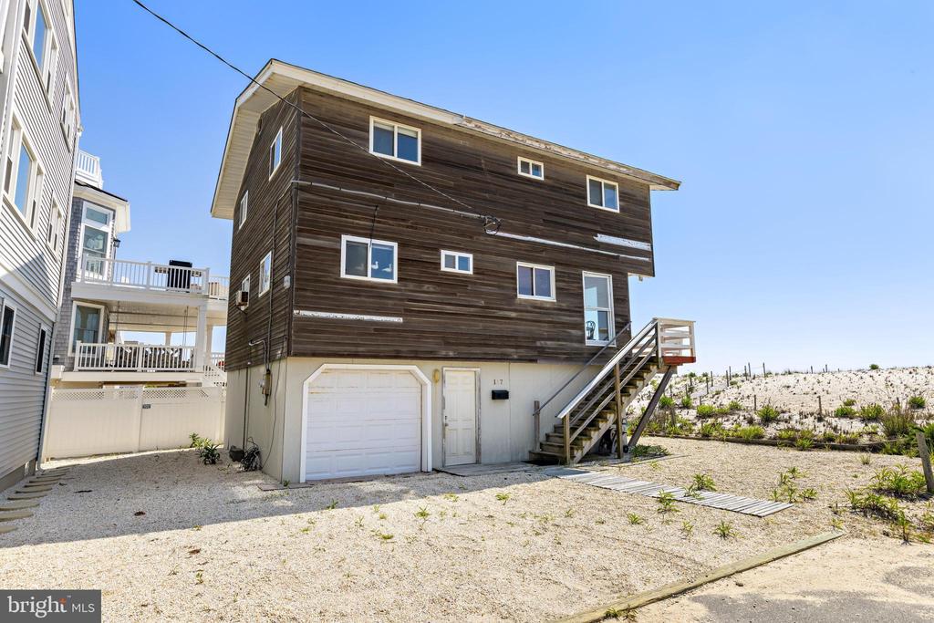 117 E SURF AVENUE