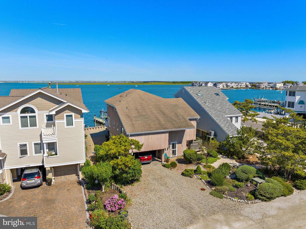 2305 E BAY TERRACE