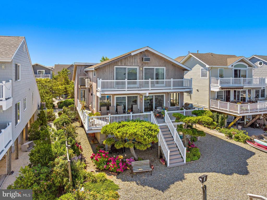 2305 E BAY TERRACE