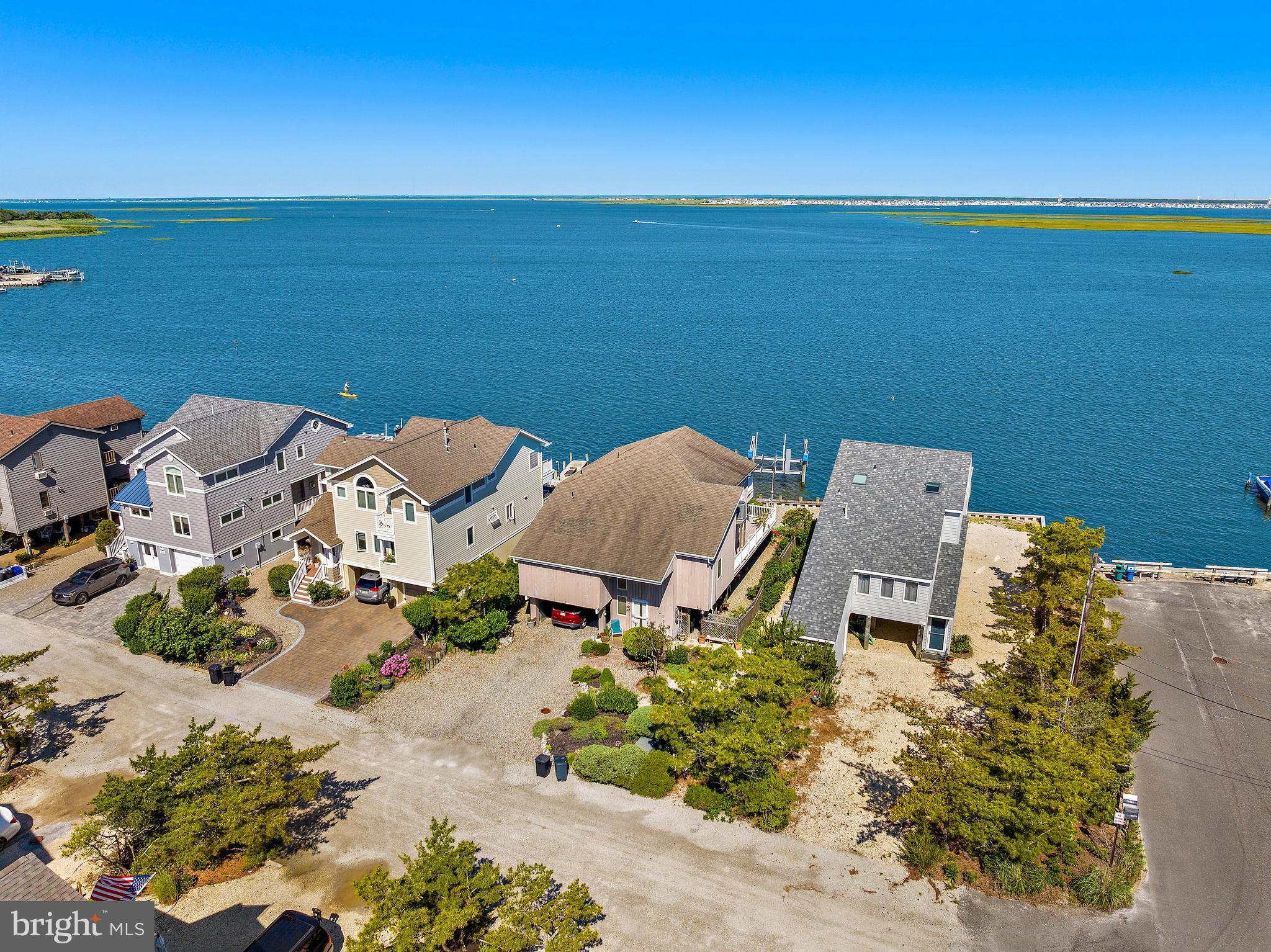 2305 E BAY TERRACE