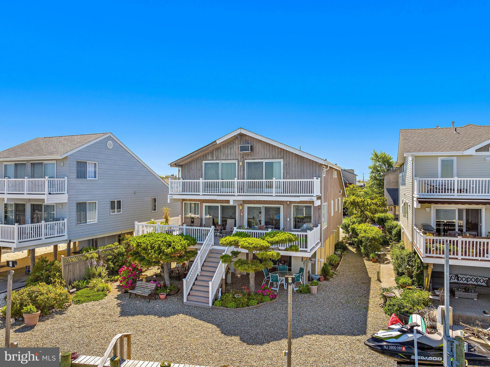 2305 E BAY TERRACE