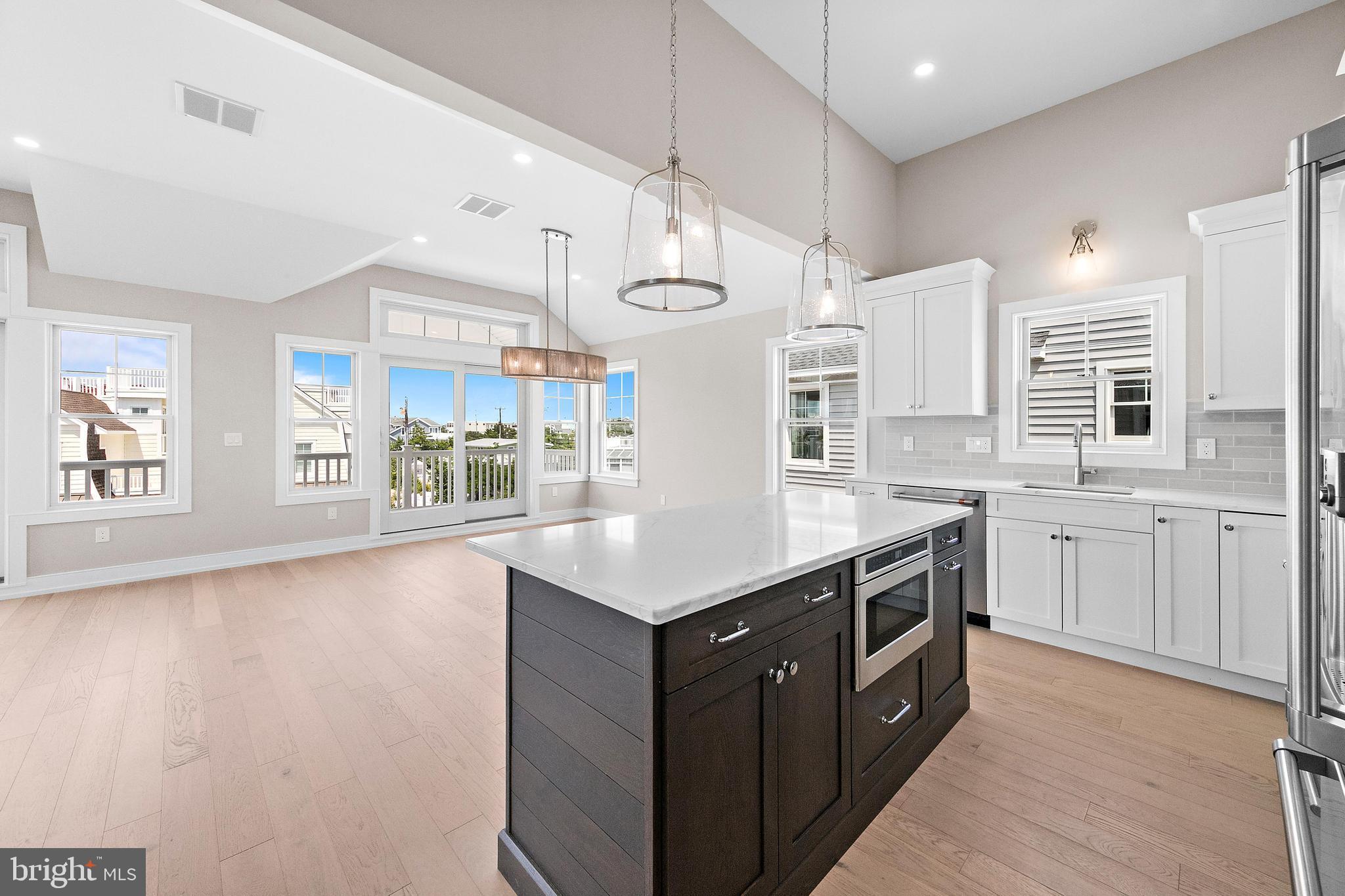 1092-B (West) LONG BEACH BOULEVARD