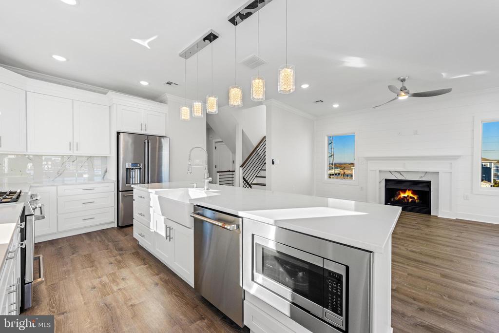 14 E 25TH STREET