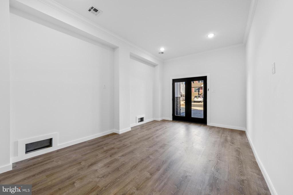 14 E 25TH STREET