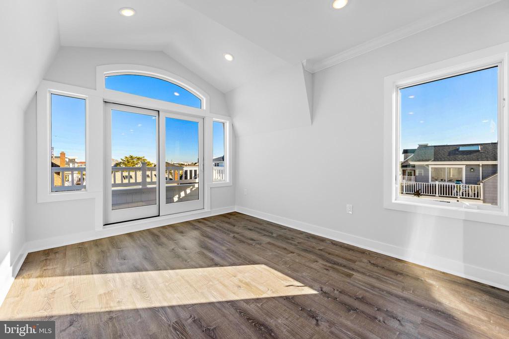 14 E 25TH STREET