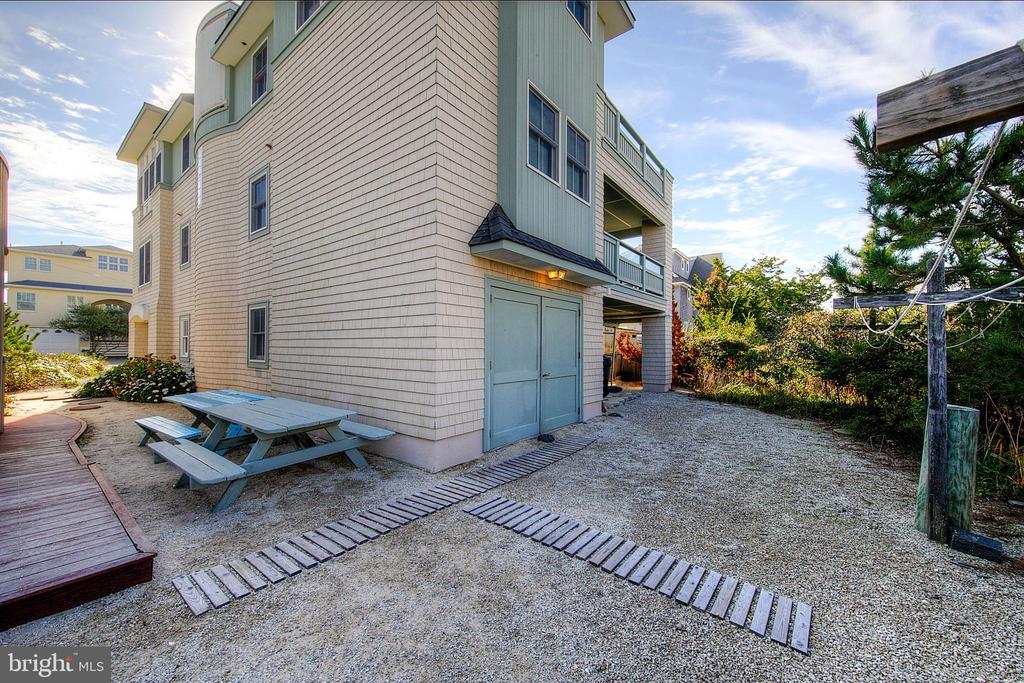 1308 N OCEAN AVENUE