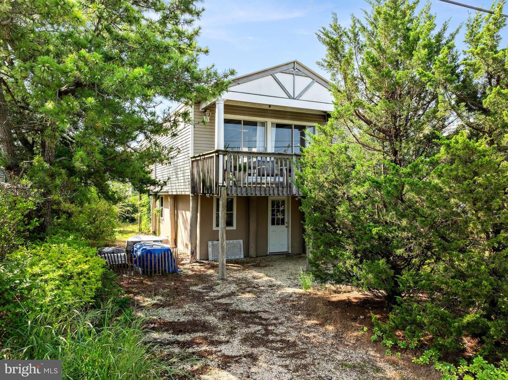 9 OLSEN AVENUE