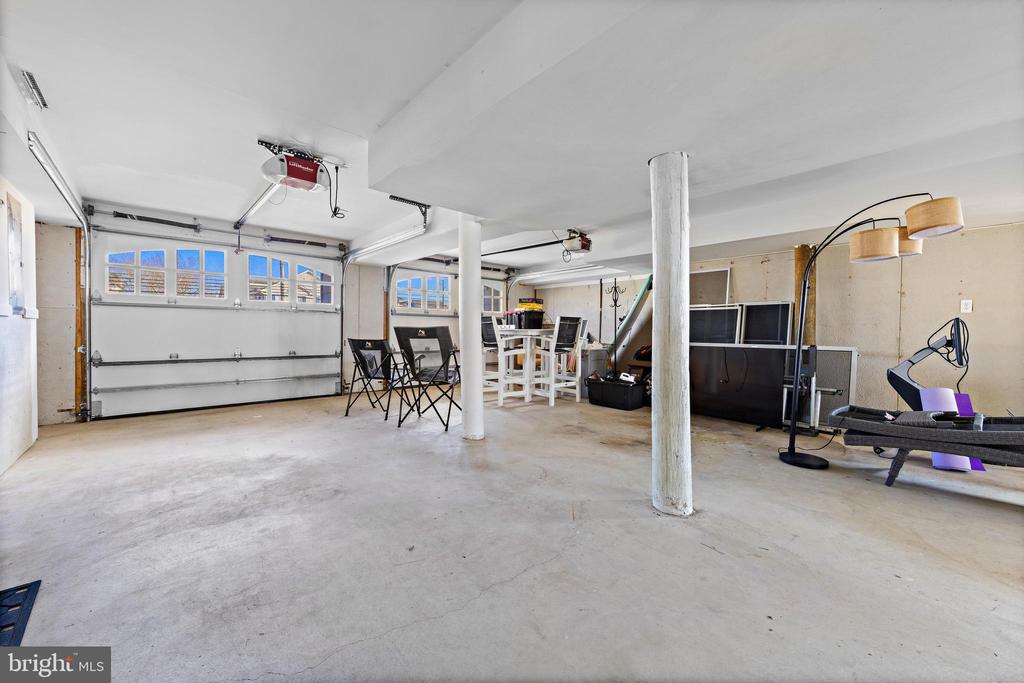 2704 LONG BEACH BOULEVARD