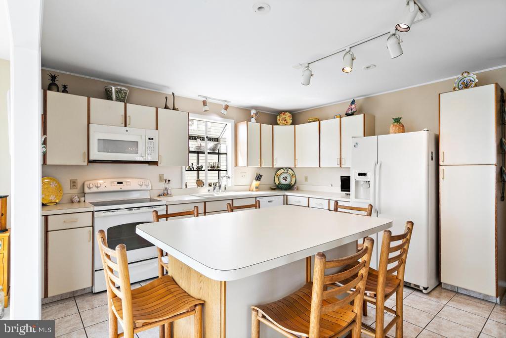 300 W 19TH STREET
