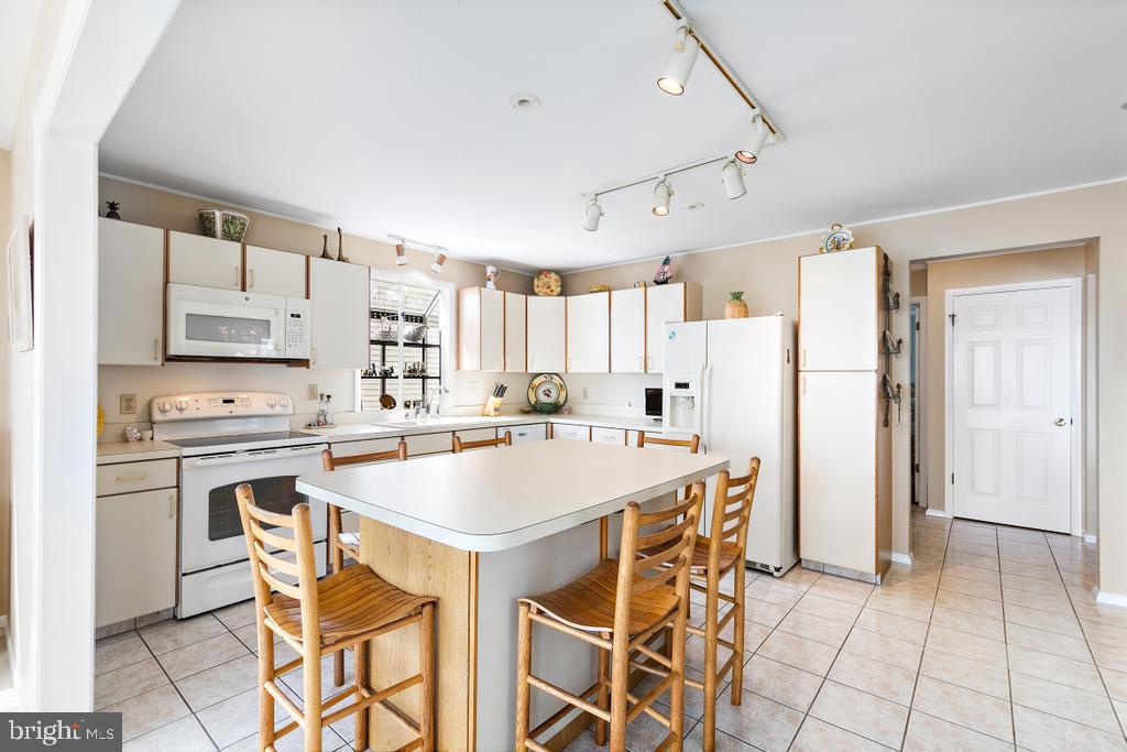 300 W 19TH STREET