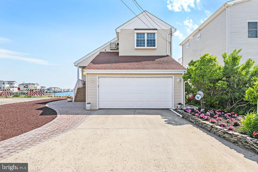 300 W 19TH STREET
