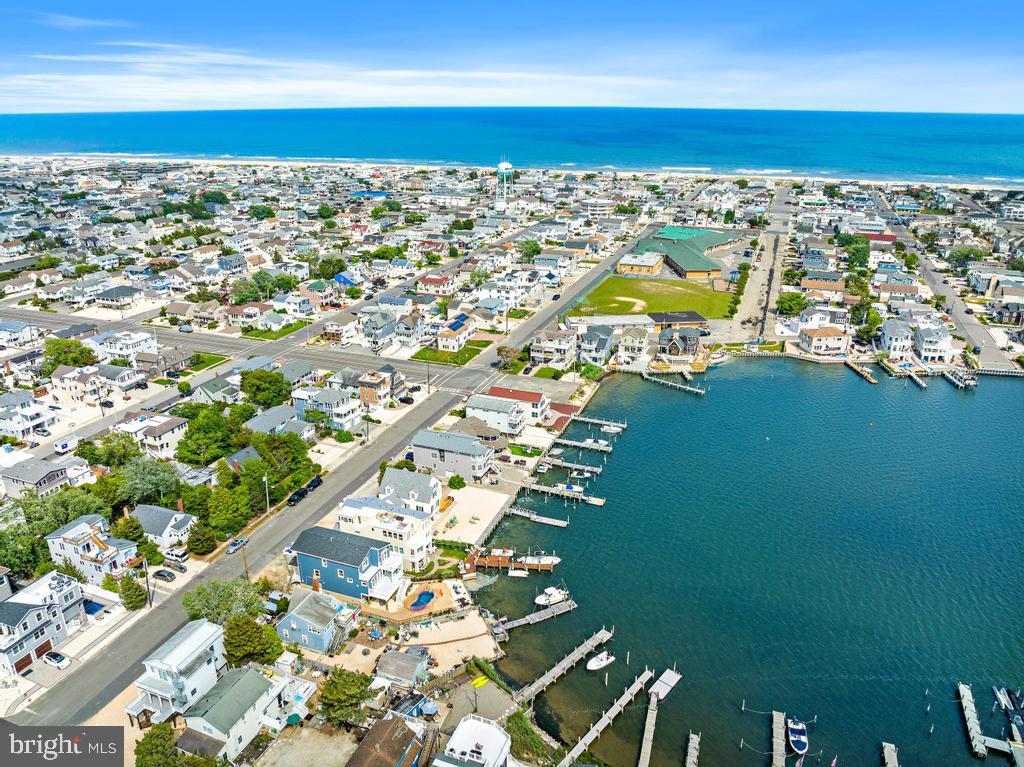300 W 19TH STREET