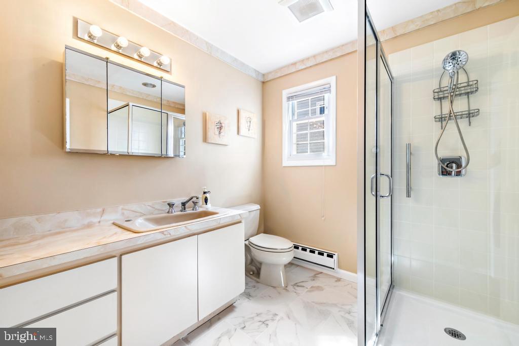300 W 19TH STREET