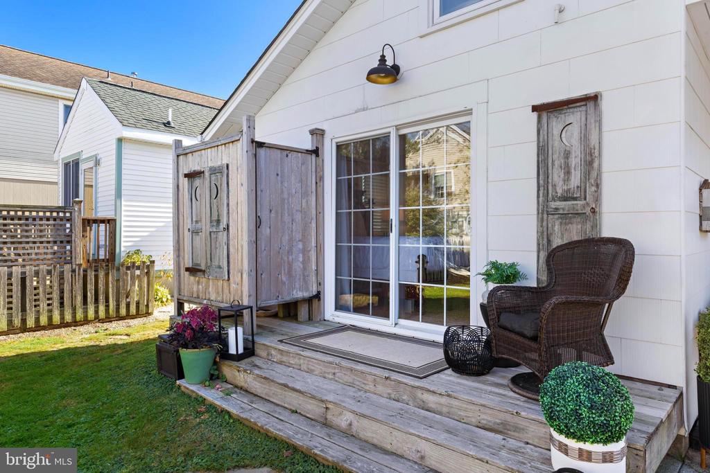 253 W 21ST STREET