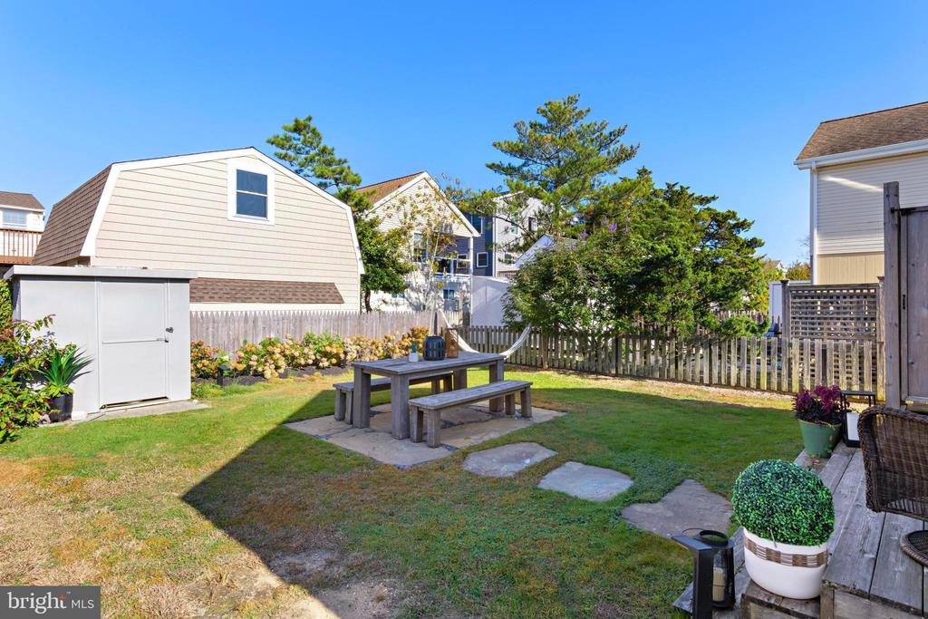 253 W 21ST STREET