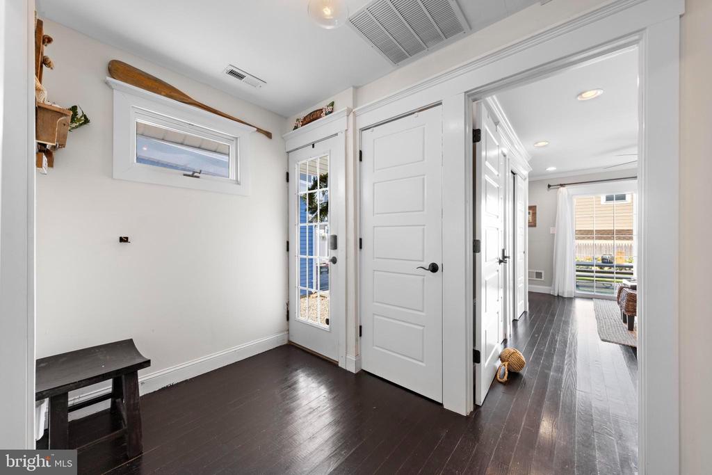 253 W 21ST STREET