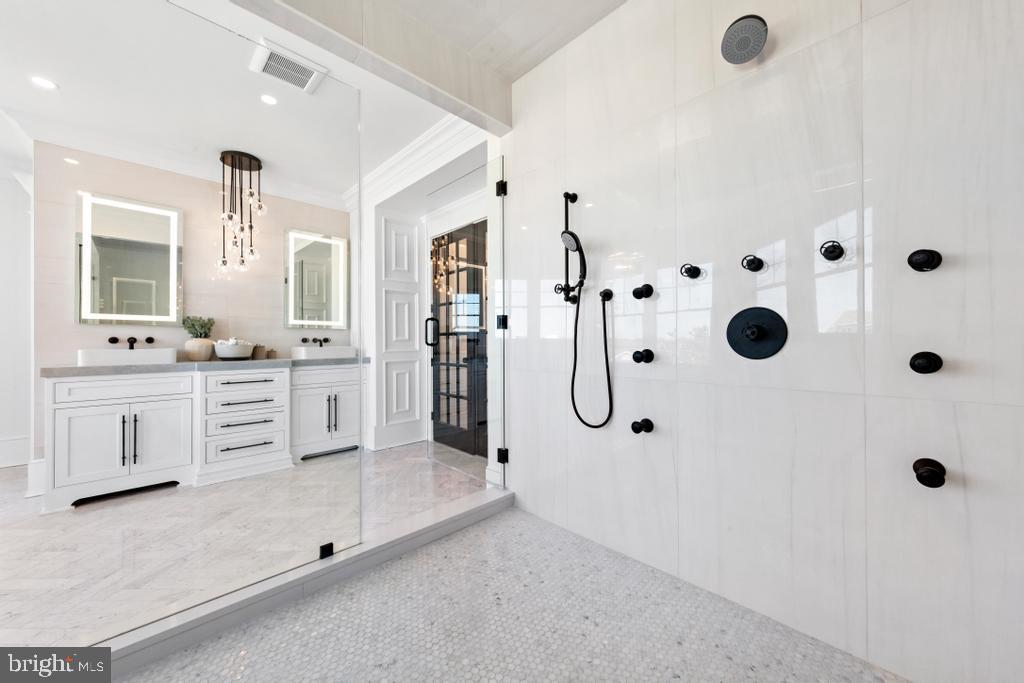 6715 OCEAN BOULEVARD