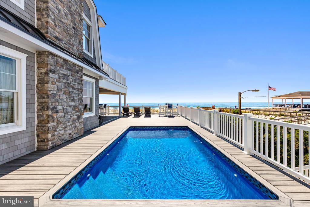 6715 OCEAN BOULEVARD