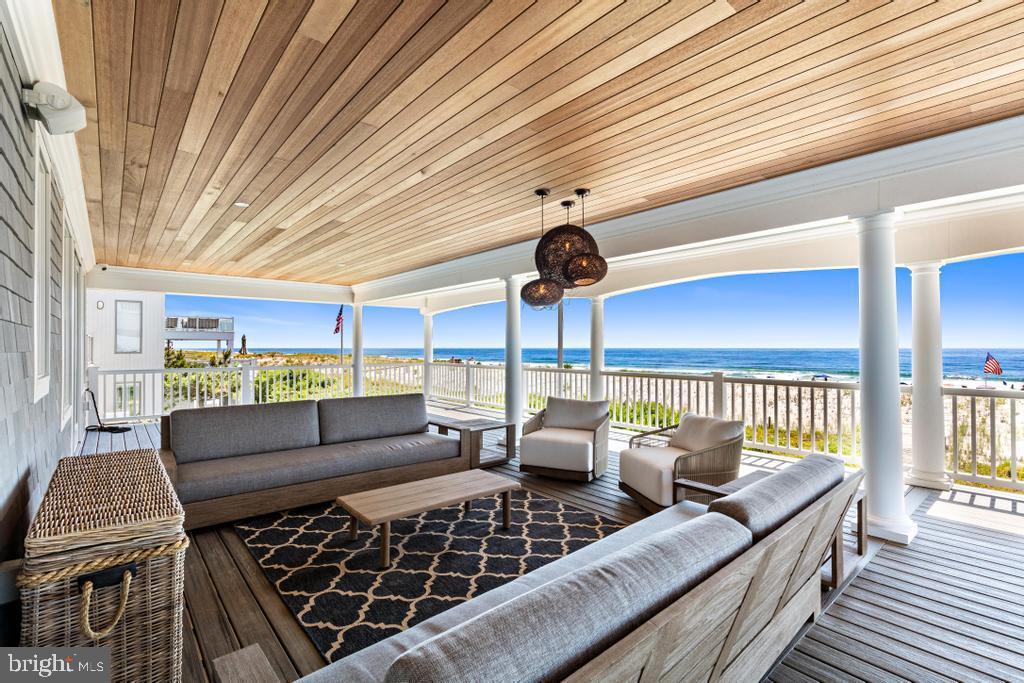 6715 OCEAN BOULEVARD