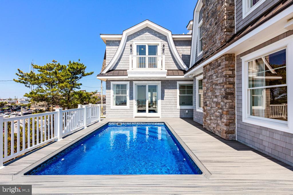 6715 OCEAN BOULEVARD