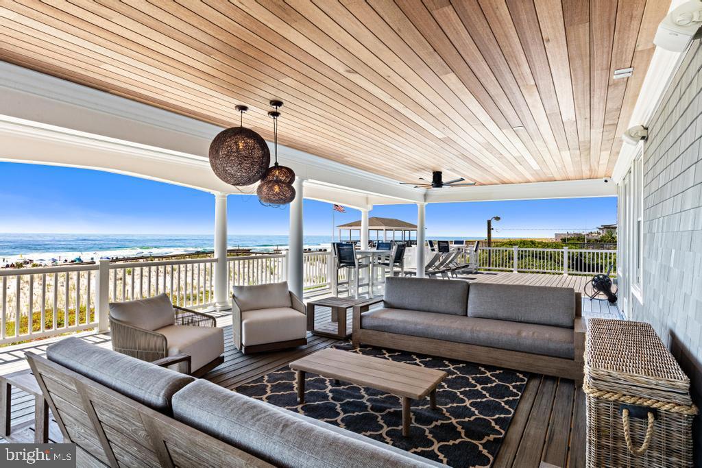 6715 OCEAN BOULEVARD