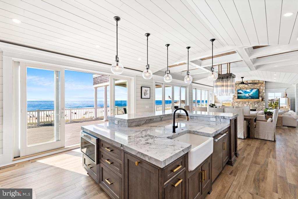 6715 OCEAN BOULEVARD