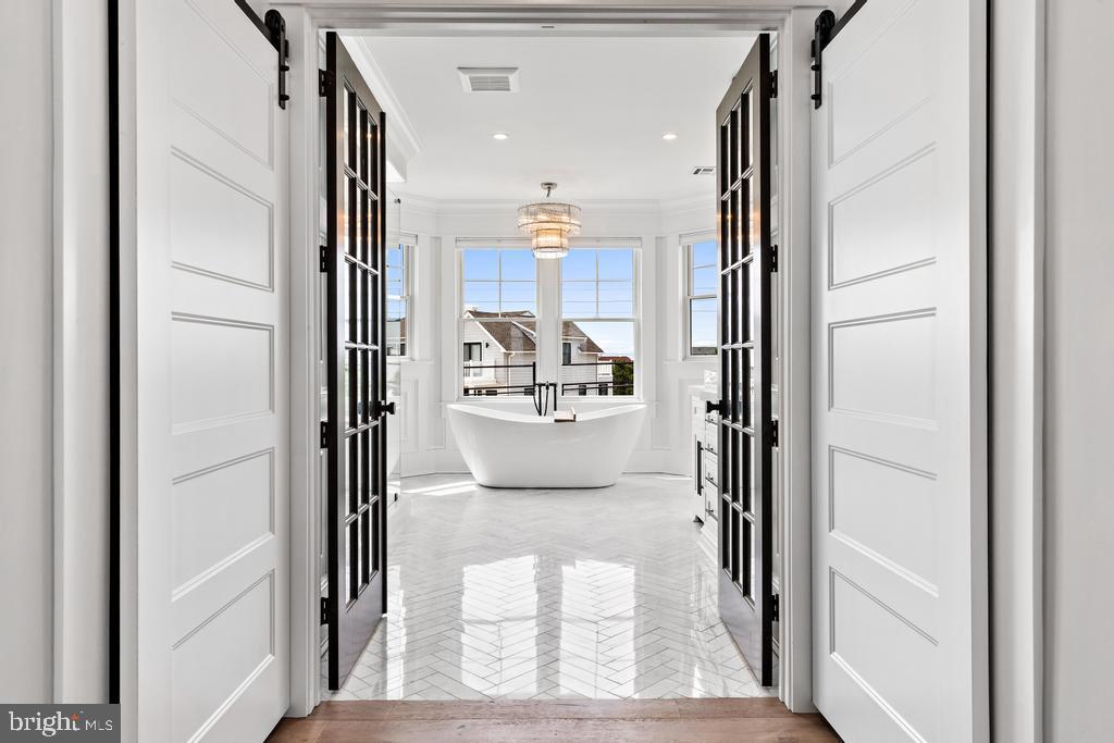 6715 OCEAN BOULEVARD