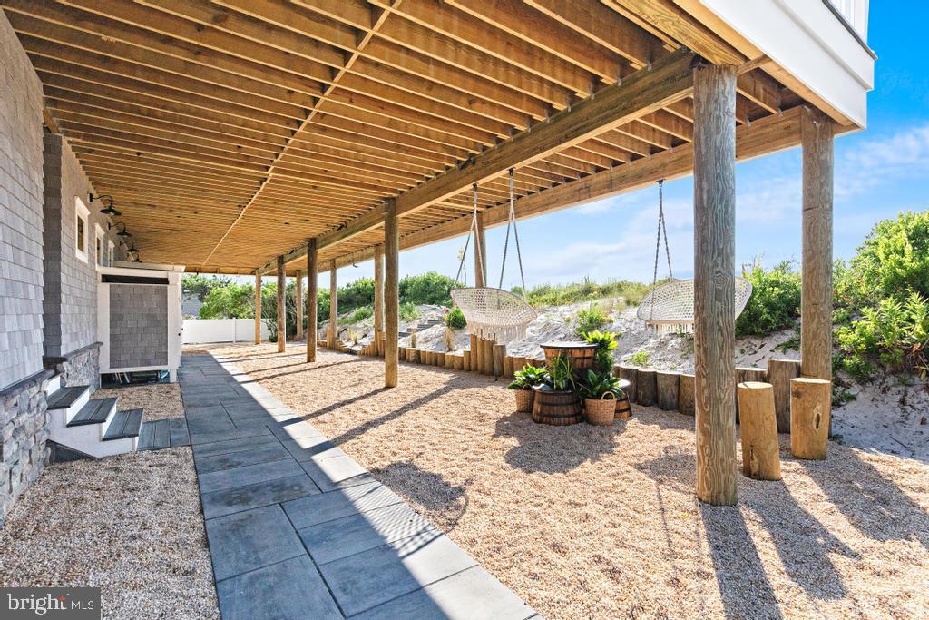 6715 OCEAN BOULEVARD