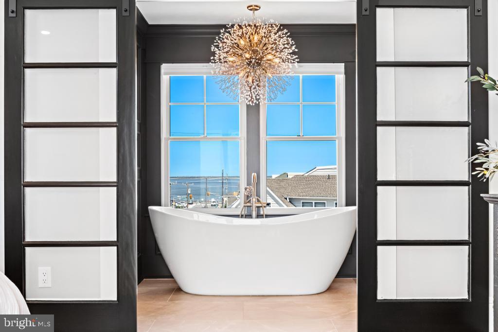 6715 OCEAN BOULEVARD